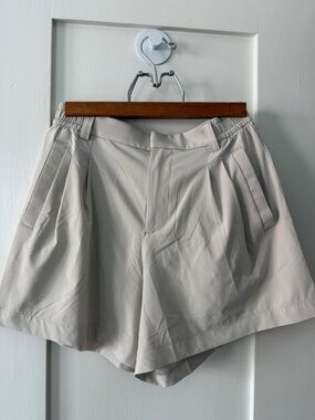 Vuori Villa Trouser Shorts XS cream